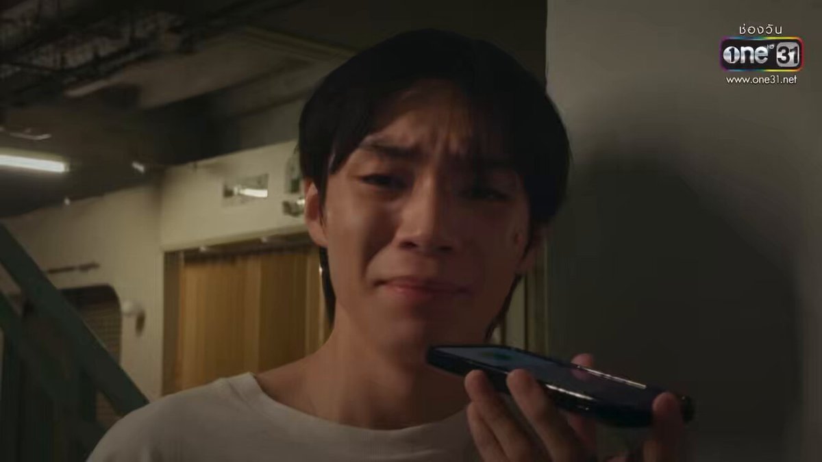 : กูชอบมึงตั้งแตมึงไลน์มาขอลอกการบ้านแล้วชมว่าลายมือสวย : กูโกหกว่าบ้านอยู่หมอชิต เพราะเวลามึงขึ้นลีทีเอสจะผ่านหมอชิต จะได้อยู่กับมึงนานๆ ใจเจ็บอะ 😭😭😭😭😭😭😭😭 #GELBOYSสถานะกั๊กใจEP4