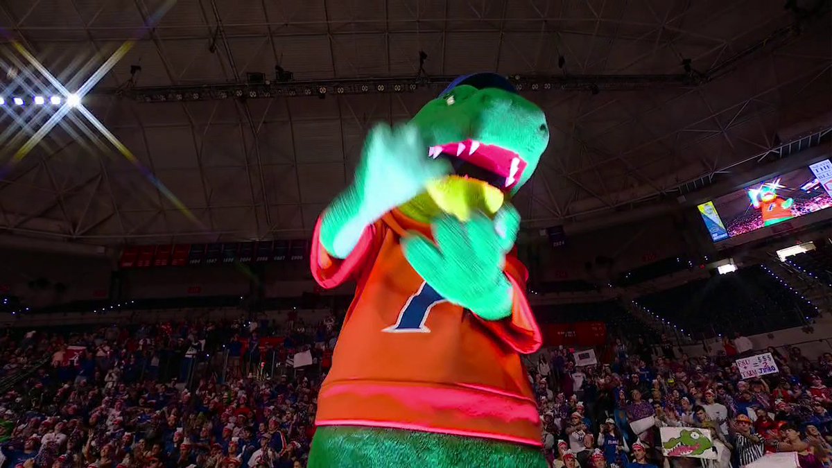 "In the swamp, only GATORS get out alive." 😤 College GameDay is LIVE from Gainesville for Texas A&amp;M-Florida 🙌