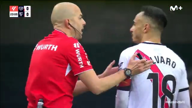 El Rayo Vallecano reclamó penalti por esta acción. #LaCasaDelFútbol #LALIGAEASPORTS