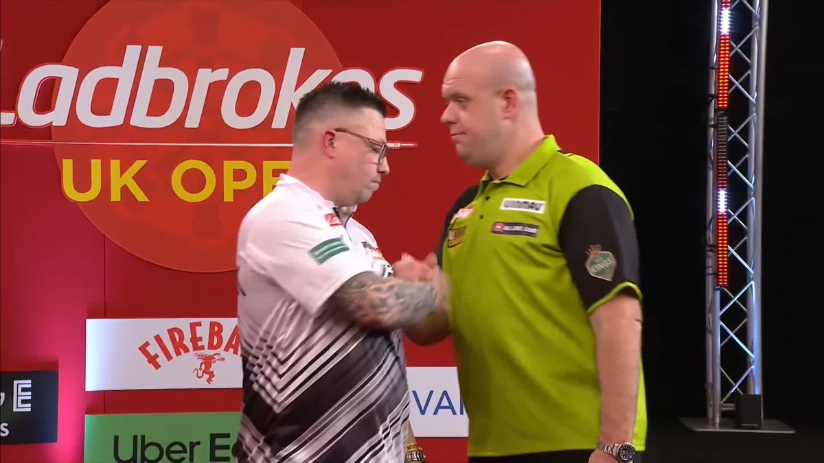 OWEN STUNS VAN GERWEN! Huge upset over on the Main Stage, as Rob Owen defies a late fightback from three-time champion Michael van Gerwen to move through to the last 16! 📺 #UKOpenDarts