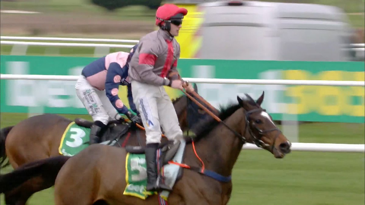 The local hero is at it again! Cracking Rhapsody went back to back in the bet365 Morebattle Hurdle 🏆 #ITVRacing | Kelso Racecourse | Ewan Whillans Racing