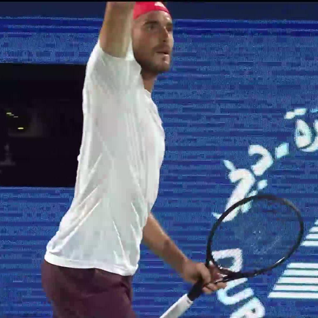 A moment of BRILLIANCE 🔥 @steftsitsipas #DDFTenniss