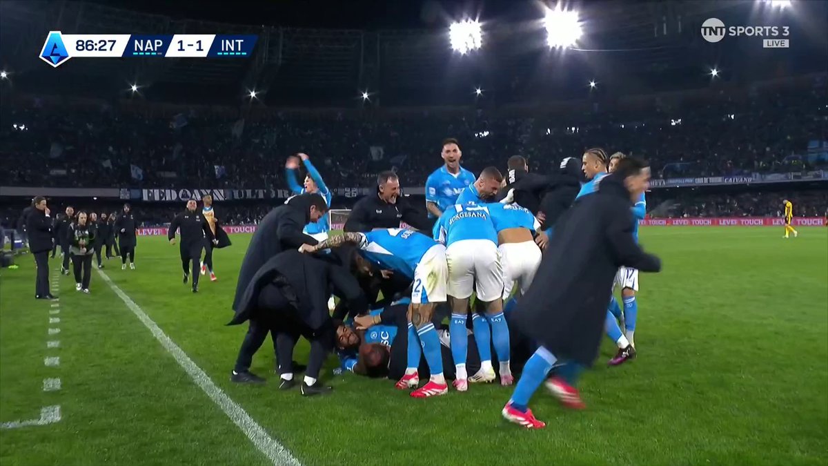 Absolute scenes in the Diego Armando Maradona Stadium! Napoli draw level against Inter in the 87th minute, in what could prove to be a crucial goal in deciding who wins Serie A this season 🏆 📺 TNT Sports &amp; discovery+ UK