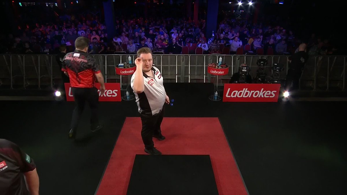 The most violent bounce-out you will ever see! 😱 Who said darts wasn't a dangerous sport?! 🤣 📺 #UKOpenDarts
