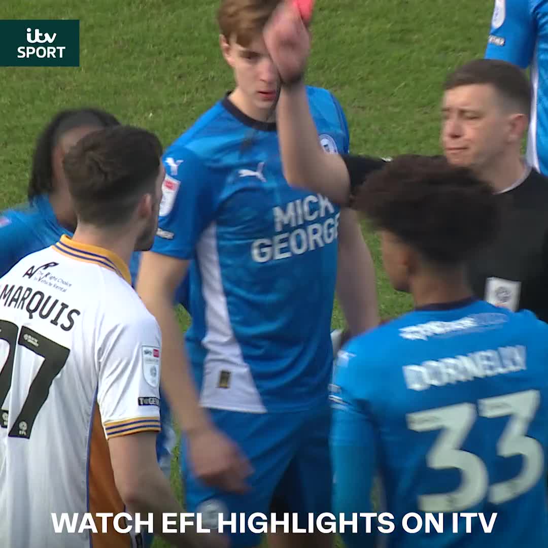 The joint fastest red card in English professional football &amp; a goal directly from a corner! 🤯 John Marquis was sent off just 13 seconds after kick-off for Shrewsbury, then 8 minutes later Peterborough's Tayo Edun scored straight from a corner kick #pufc | #salop | EFL