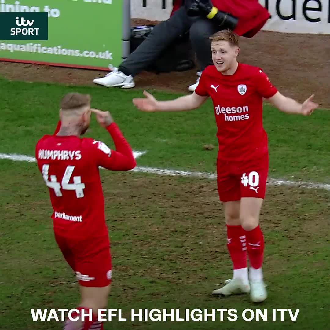 IT'S WHAT HE DOES 🥶 Davis Keillor-Dunn with the lob! Barnsley FC | EFL