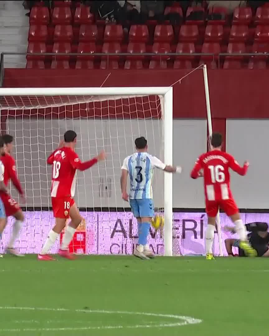 🧤 El portero que más para de LALIGA HYPERMOTION sigue haciendo de las suyas Don Alfonso Herrero 🔝🔝 #AlmeríaMálaga