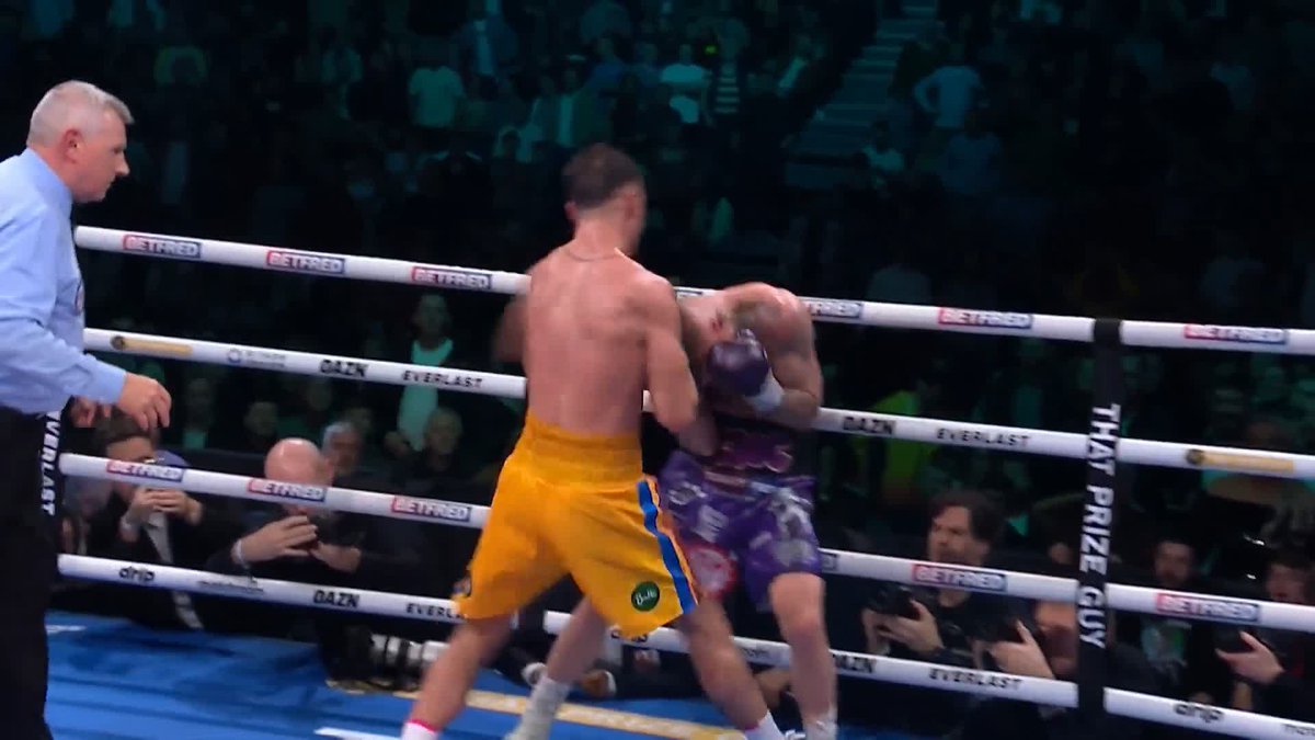 CROCKER GOES DOWN AFTER THE BELL AND DONOVAN IS DQ'D!! 😵😵 #CrockerDonovan