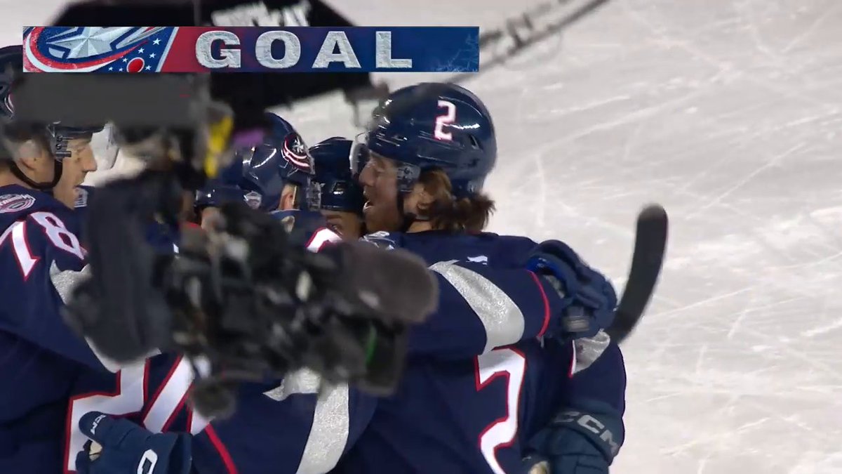 TWO GOALS IN 32 SECONDS 😳 The Columbus Blue Jackets have quickly given themselves a 3-1 lead! #StadiumSeries 🇺🇸: ESPN ➡️ 🇨🇦: FX &amp; TVA Sports