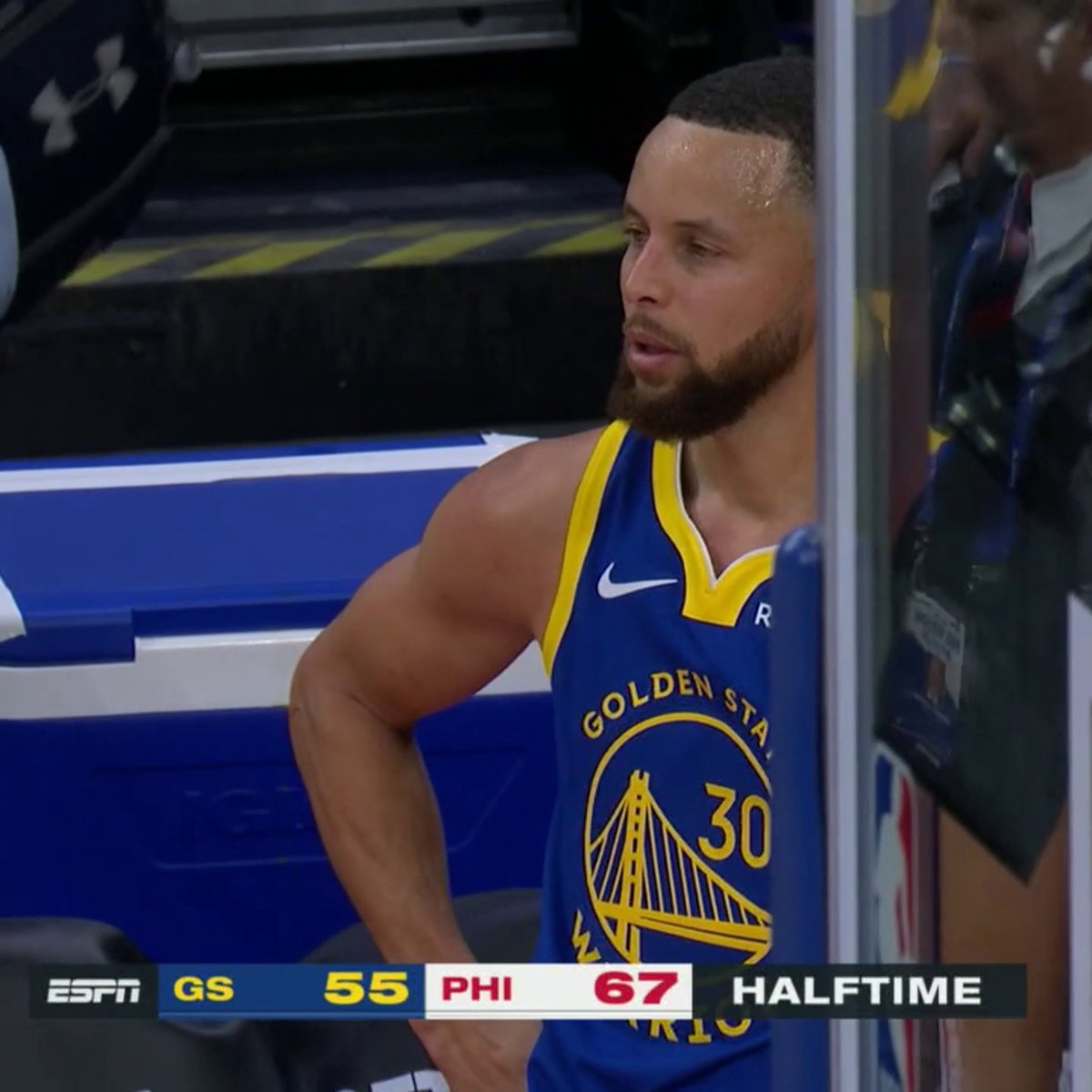 Quentin Grimes dropped 20 points on 4-4 threes in the FIRST HALF to put the Sixers up over the Warriors 😳 Steph has 19 for the Warriors at halftime on ABC.