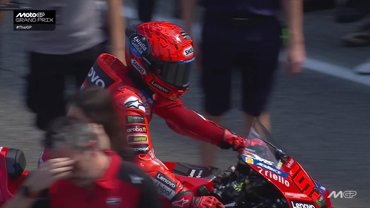 All set from pole! Will Marc Márquez win his first season opener since 2014? 🤔 #ThaiGP 🇹🇭