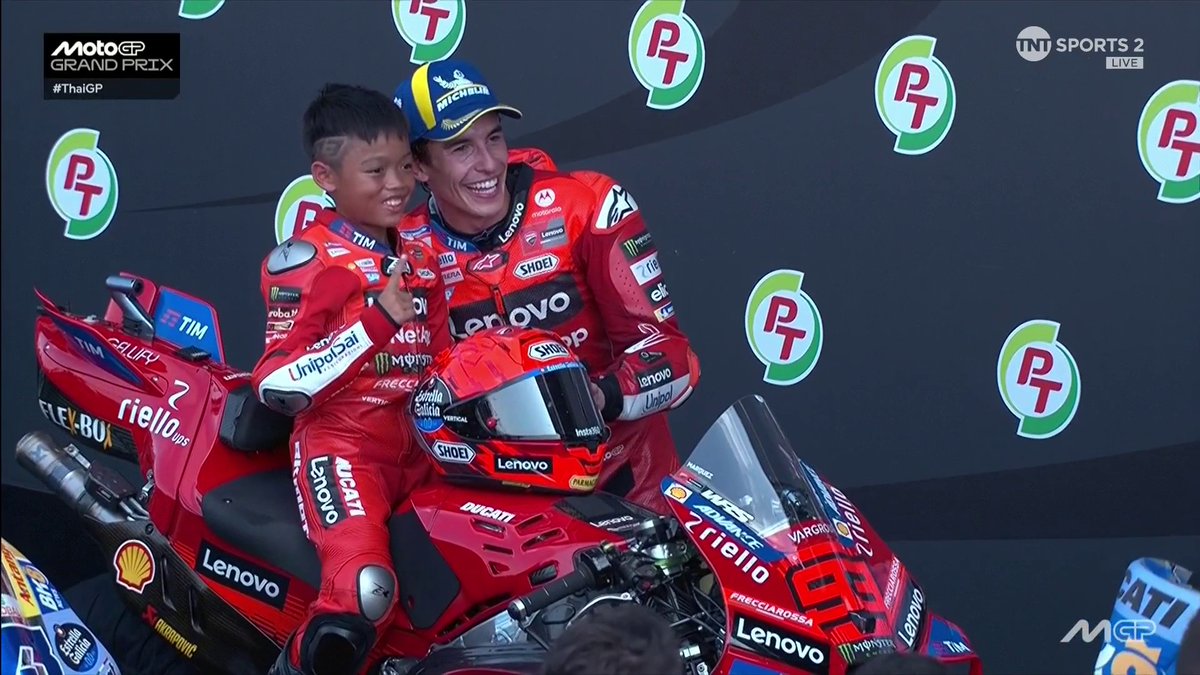 ALL CLASS ๐ Marc Marquez invites his young superfan for the memory of a lifetime ๐ฅน #MotoGP | #ThaiGP | Live on TNT Sports and Discovery+