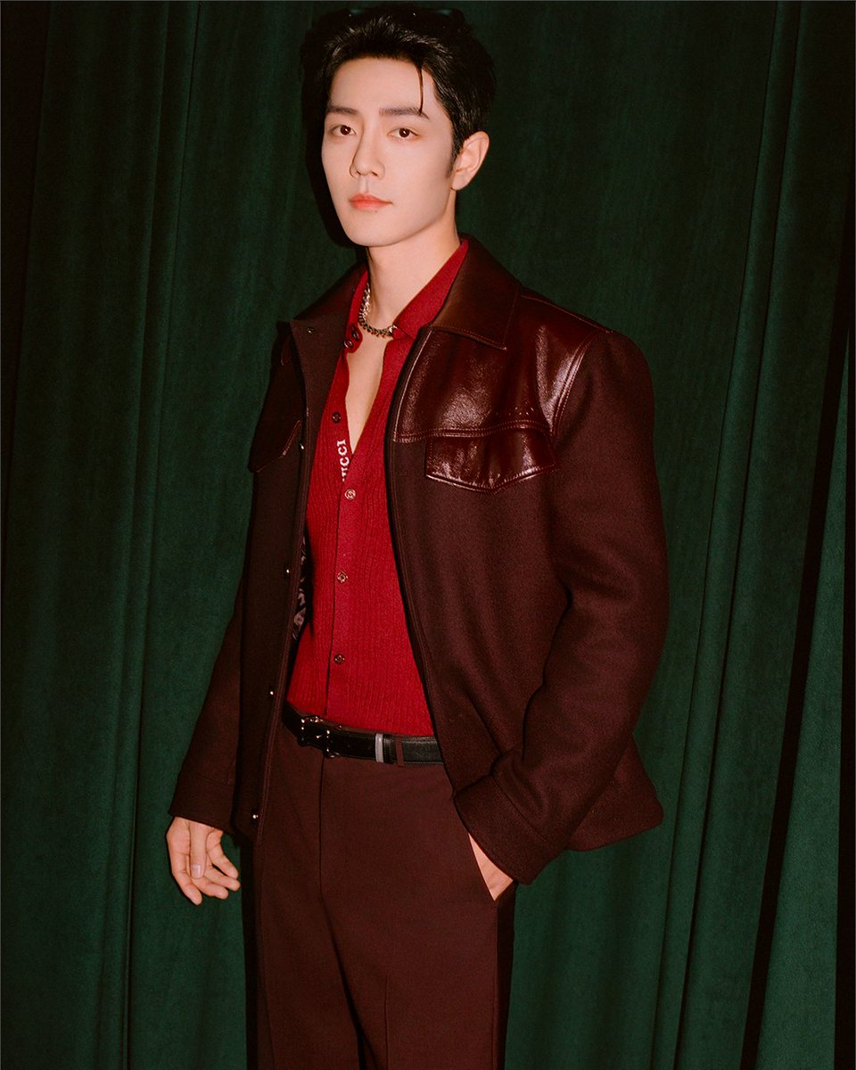 Go behind the scenes with Global Brand Ambassador #XiaoZhan in the moments leading up to the #GucciFW25 fashion show in Milan. #MFW