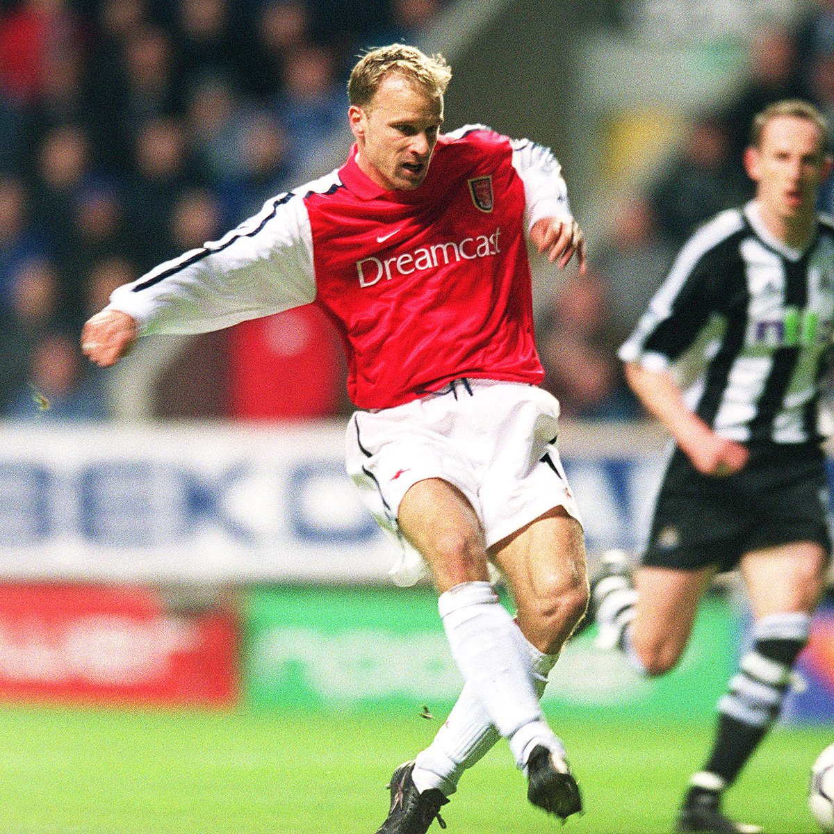 📅 On this day in 2002... Dennis Bergkamp scored one of the greatest Premier League goals of all time against Newcastle United 🤩