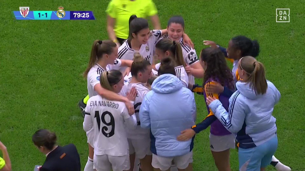 LA ZURDA DE Olga Carmona ES UN DIAMANTE 💎⚪ Para que el Real Madrid C.F. conquiste San Mamés, para brindar la mejor dedicatoria a Teresa Abelleira y Rocio Galvez Luna 🙌🏻 #LigaFenDAZN ⚽