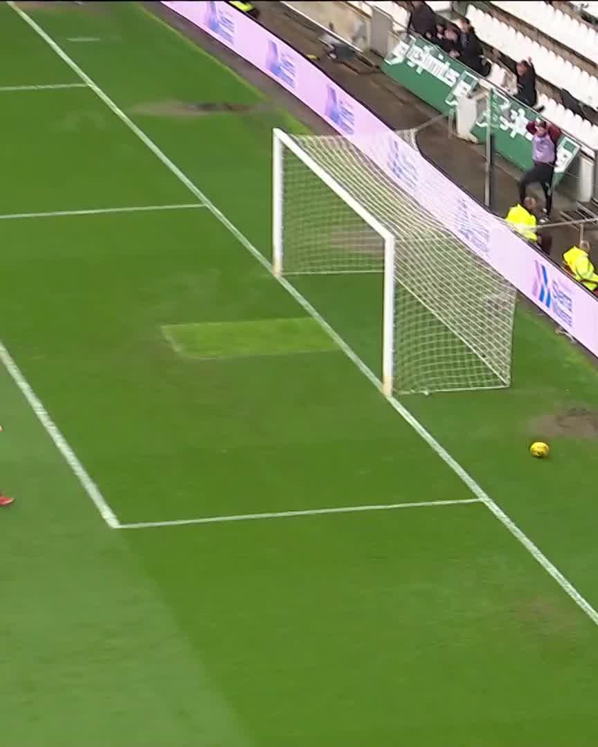 🧤 La de todos los partidos de Carlos Marín Tomás . Enorme intervención del meta del Córdoba CF Porteros que dan puntos.