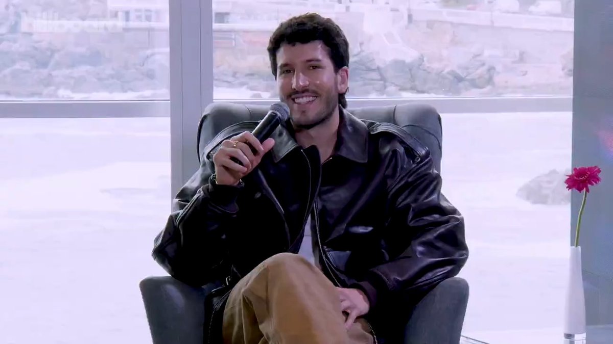 .@sebastianyatra contesta preguntas rápidas. ✅ Mira la entrevita completa aquí: