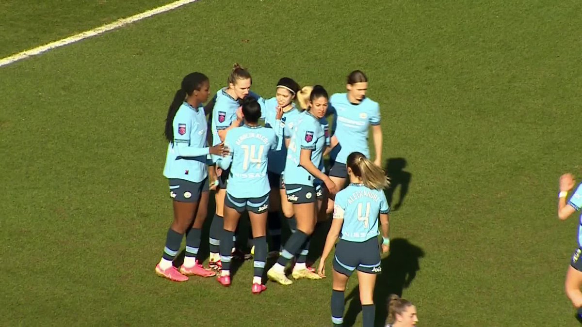 Simply stunning 🙌 A beautiful floated ball by Fujino that Miedema heads home! 🌟 #BarclaysWSL Manchester City Women