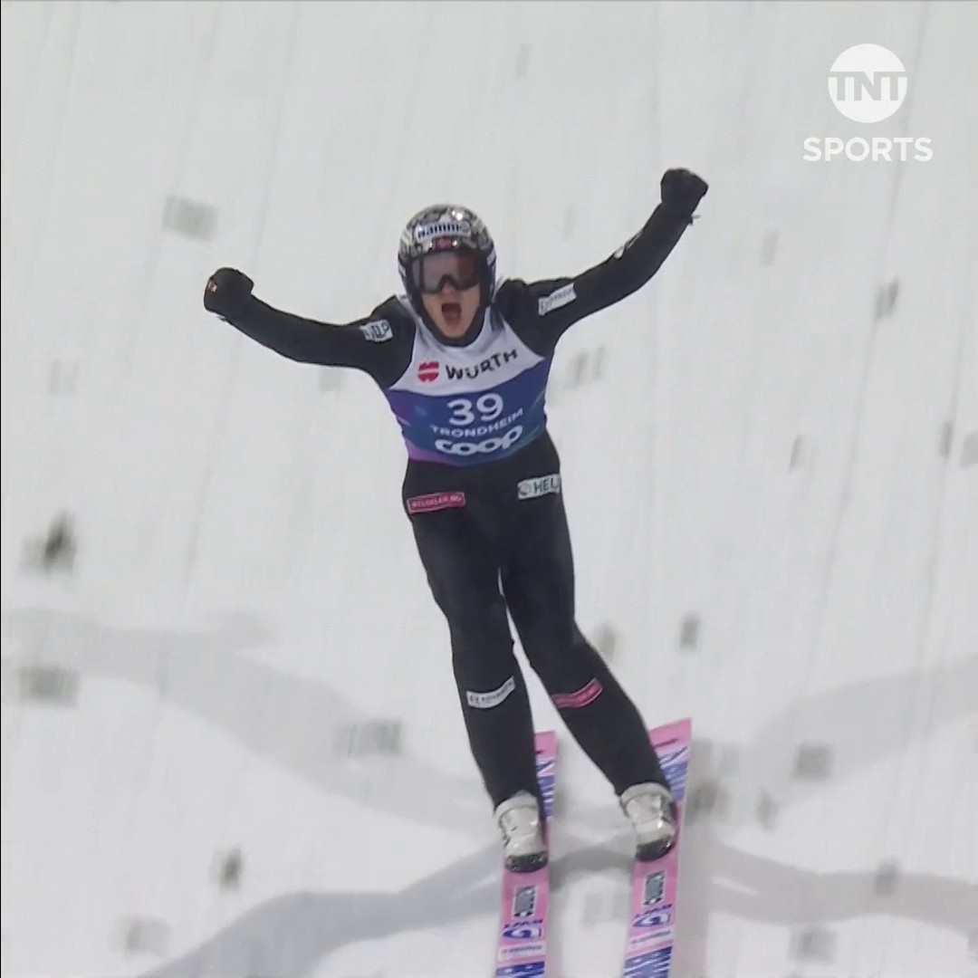 Marius Lindvik is 𝐰𝐨𝐫𝐥𝐝 𝐜𝐡𝐚𝐦𝐩𝐢𝐨𝐧 🏆🇳🇴 #fisskijumping