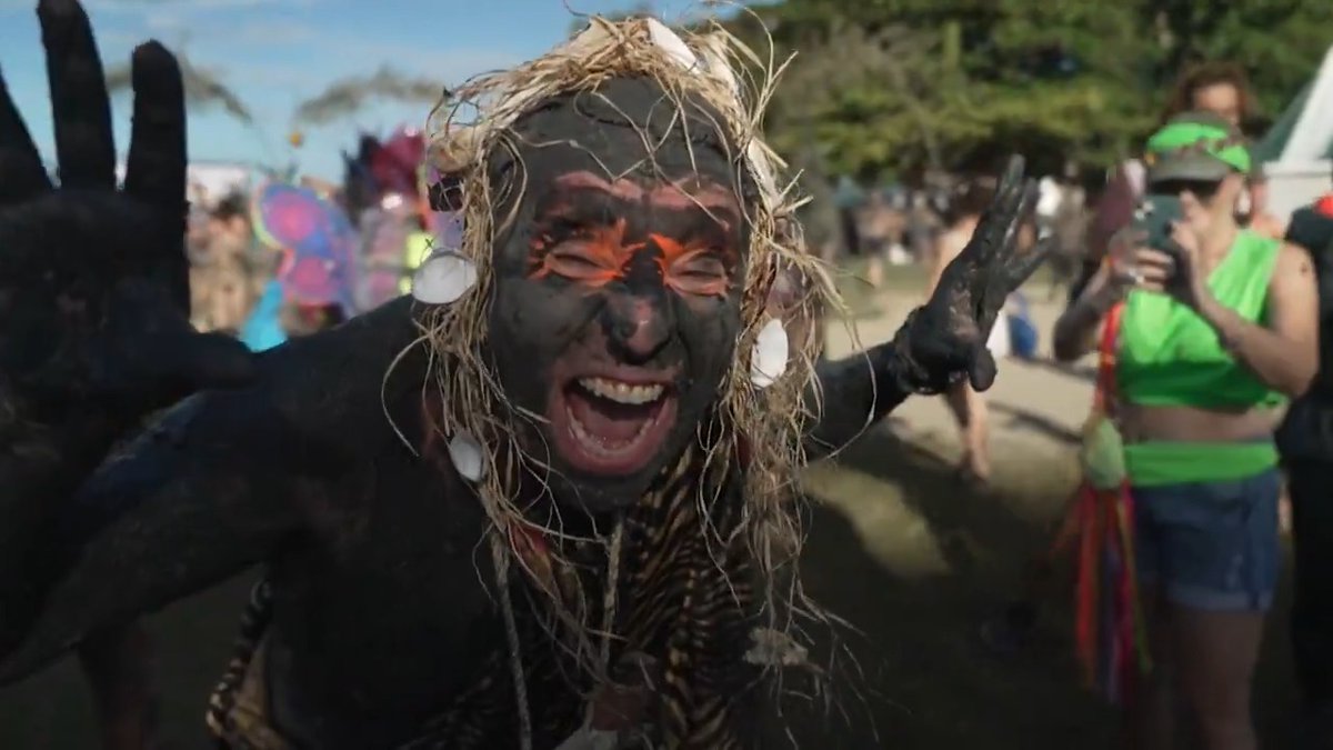 VIDEO Covered in mud, people enjoy a traditional carnival celebration in Brazil's historic city Paraty. Beginning in 1986 with teens playing in the mud, this vibrant tradition has evolved into a celebration where participants from around the country express joy and freedom 🇧🇷 🎥