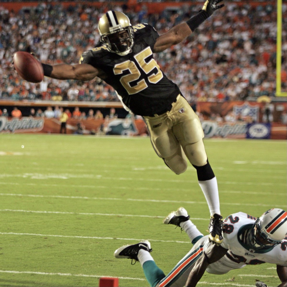 Can't celebrate Reggie Bush without talking about his leap in Miami 🤌 📺