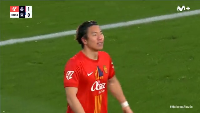 🙏 El gesto de Asano con su gente en la celebración del gol. #LaCasaDelFútbol #LALIGAEASPORTS