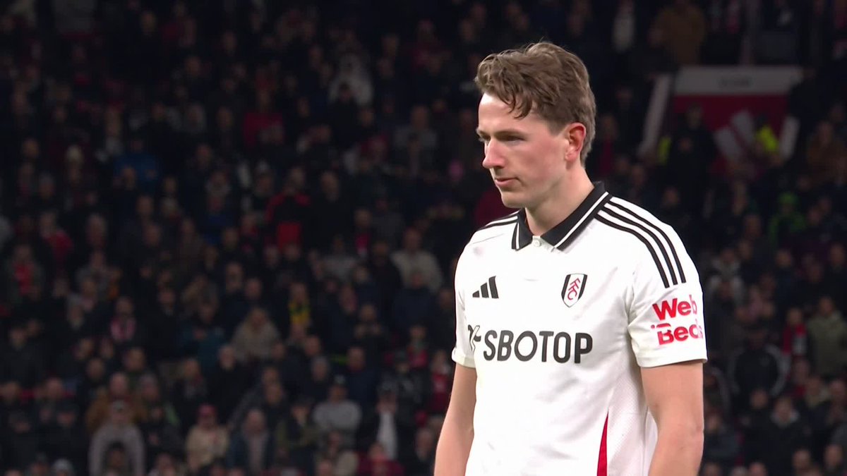 A work of art 🖼️ Sander Berge with the PERFECT penalty 😍 #ITVFootball | #FACup