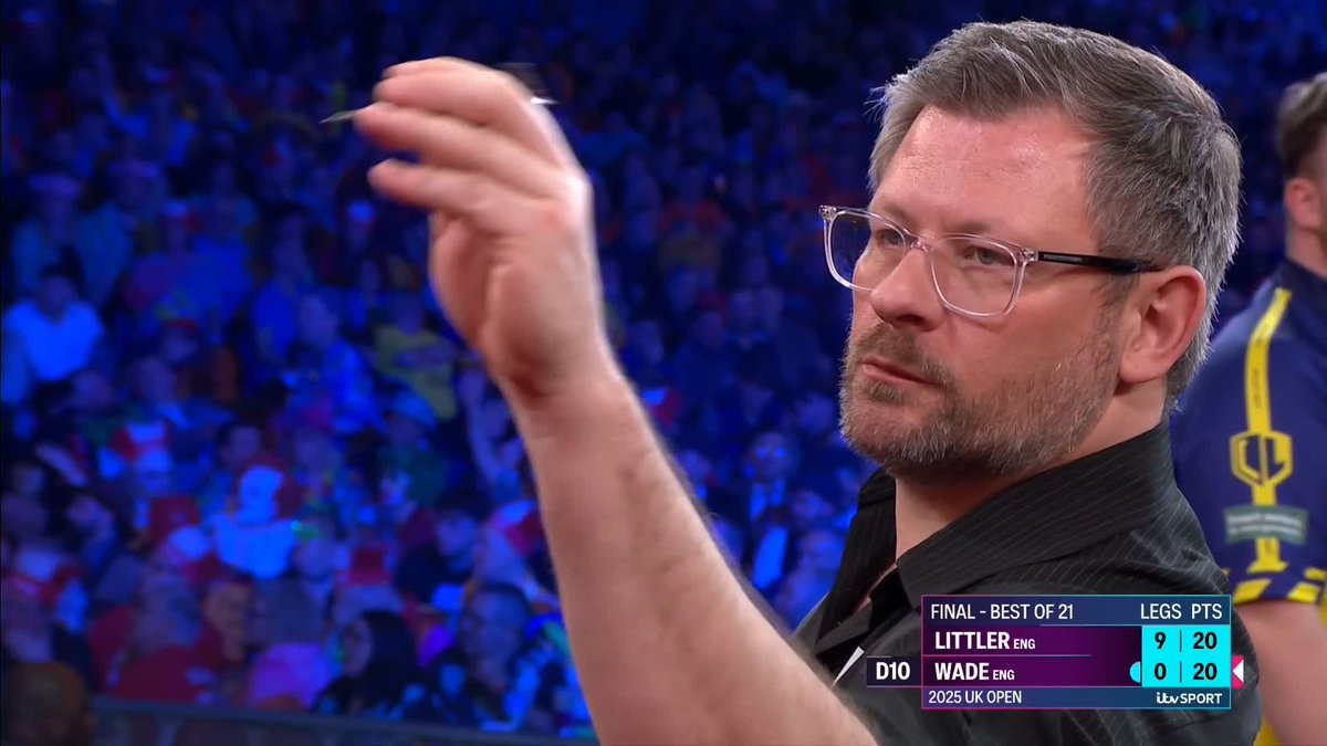 WADE AVOIDS THE WHITEWASH! Following a run of nine straight legs for Littler, James Wade finally opens his account to avoid a potential whitewash! However, Littler is just two legs away from a landmark victory! 📺 #UKOpenDarts