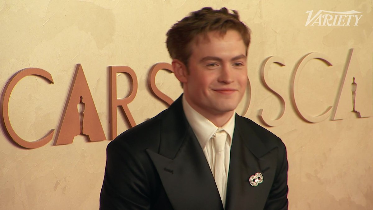Kit Connor has arrived at the 2025 #Oscars