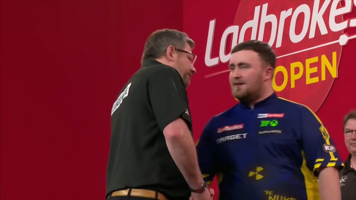 LITTLER IS THE UK OPEN CHAMPION! 🏆 Darting domination from Luke Littler! The World Champion demolishes three-time winner James Wade 11-2 to lift the UK Open title for the very first time! 👏 📺 #UKOpenDarts