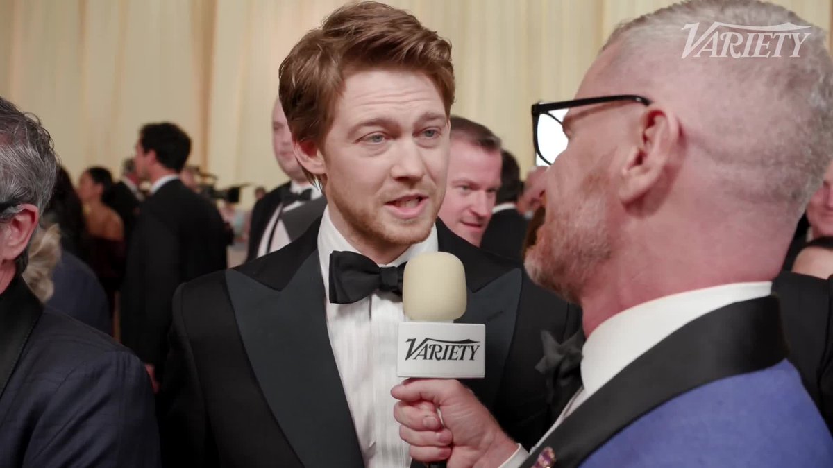Joe Alwyn recalls being "quite ill" during his first day on "The Brutalist" set. #Oscars