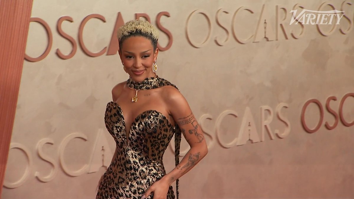Doja Cat has arrived at the #Oscars red-carpet.