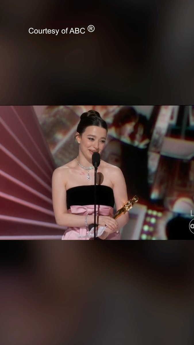 Mikey Madison wins her first #Oscar for her performance in #Anora.