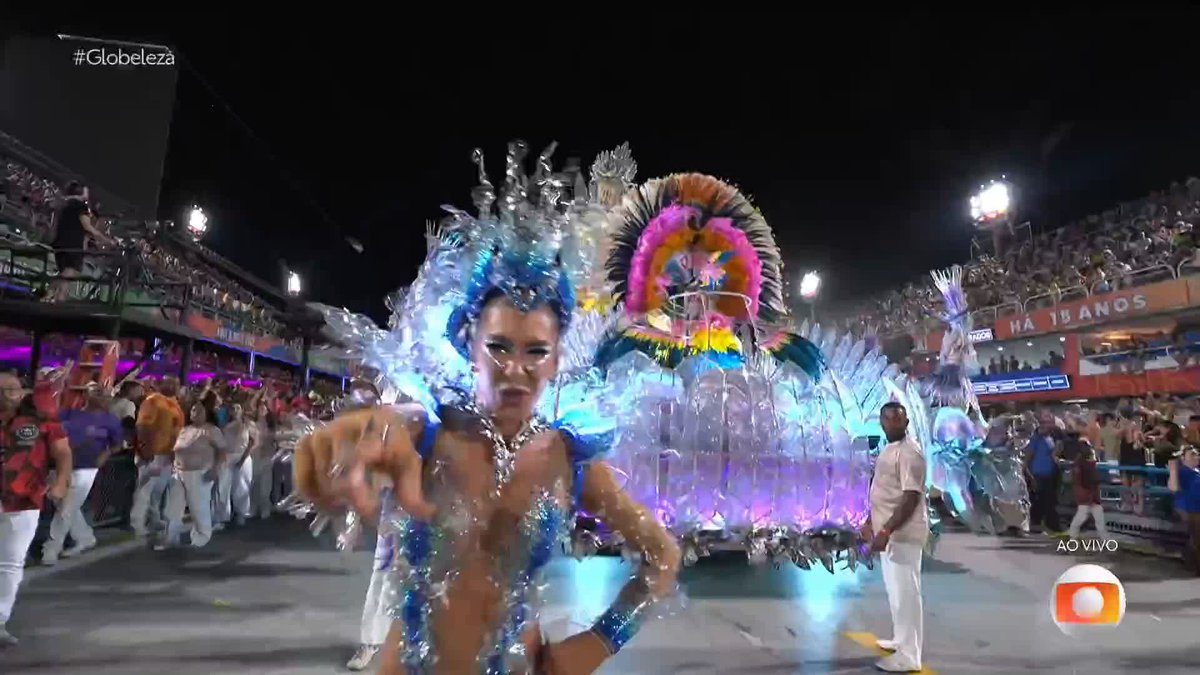 Lore Improta entregando samba e beleza na Sapucaí! #Globeleza
