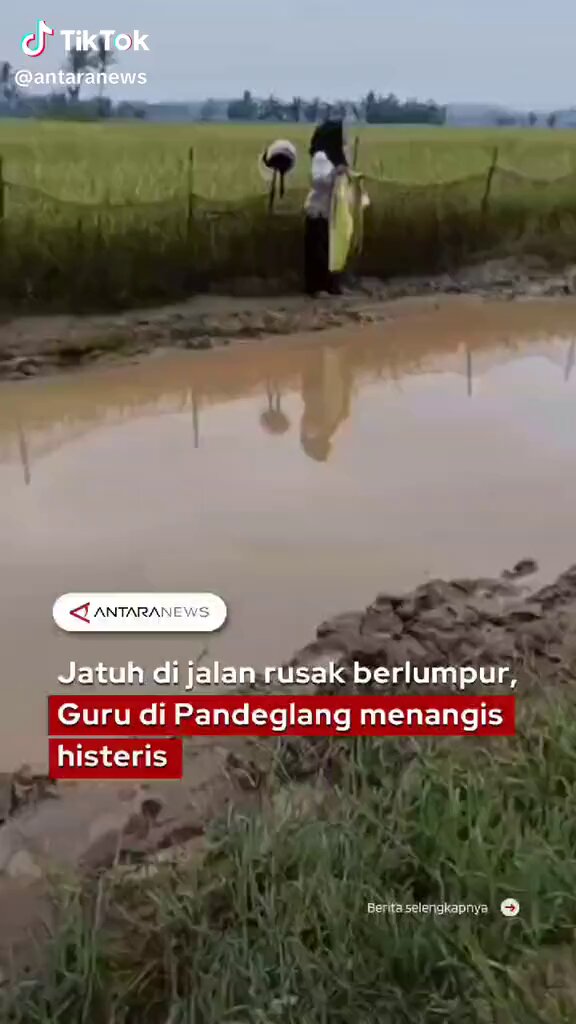 Jalan serusak ini, nggak ada yang bergerak pejabat daerahnya??? Ya ampun 😢