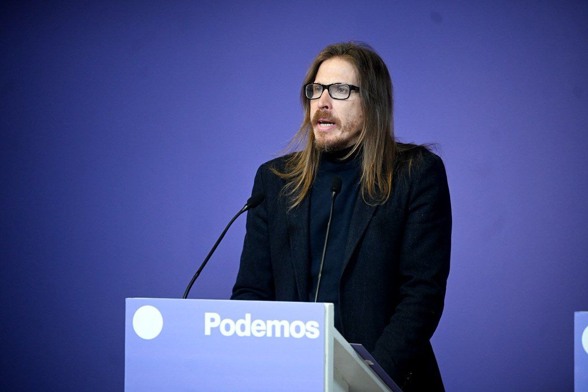 Ayuso está abiertamente en modo golpista en su cruzada contra la democracia. Es la responsable de la muerte de 7.291 personas y debería estar en la cárcel. No está allí porque está protegida por un sistema judicial controlado por el PP. 🎥Pablo Fernández