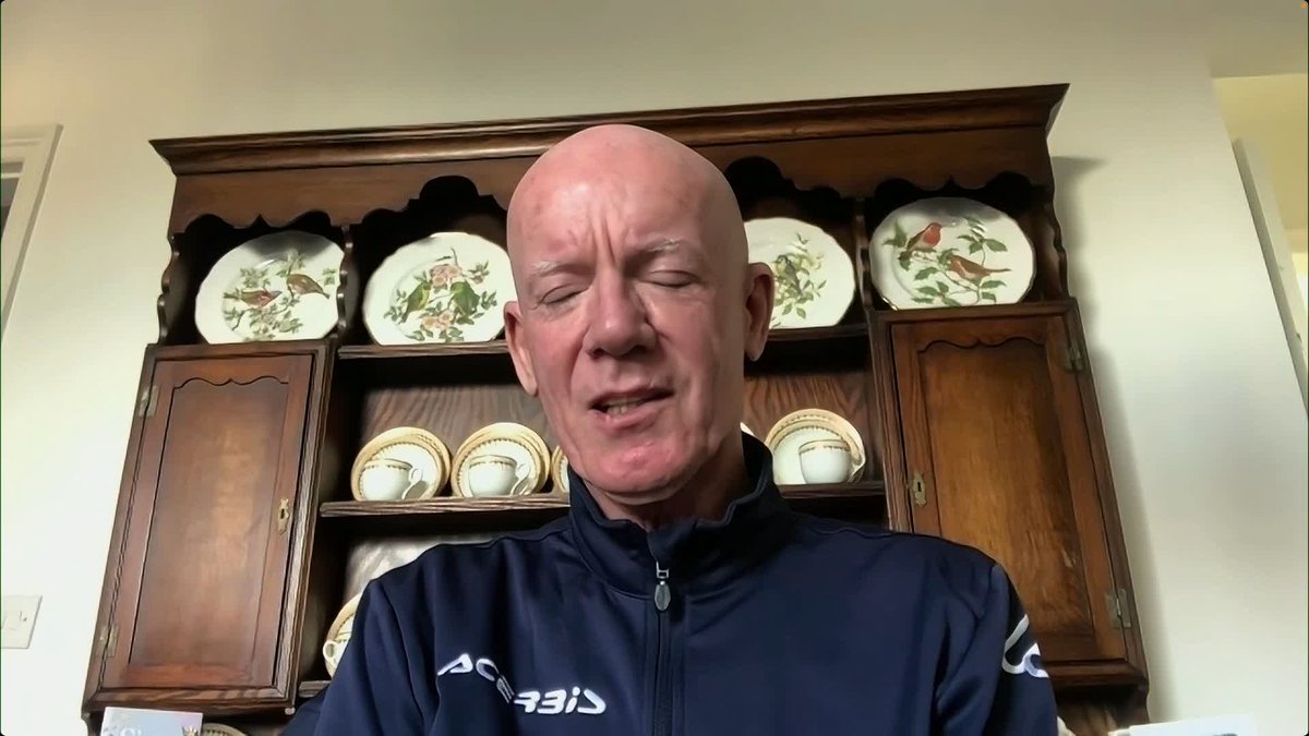 🗣️ "I was glad I wasn't employed doing that" Dermot Gallagher gives his thoughts on the rule change agreed IFAB that, if a goalkeeper holds the ball for longer than eight seconds, a corner will be awarded to the opposing team ⏱️