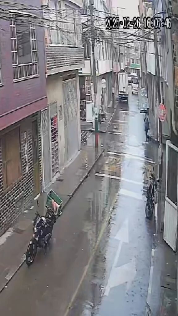 #BOGOTÁ. En este pueblo ya nadie respeta es nada.😬😬 Carrera 118a con calle 67, loc/Engativá. Únete 👉