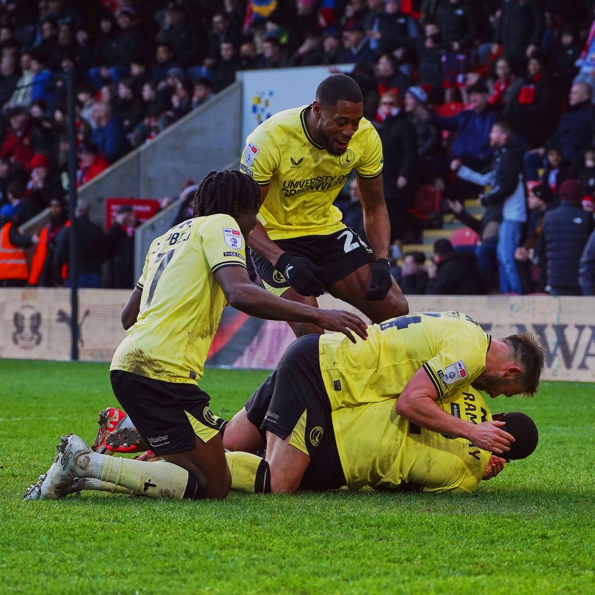 Come for the two stoppage-time goals, stay for the full-time celebrations 😍 #cafc