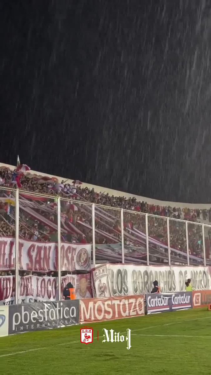 Llluvia torrencial, "Civilización" de Los Piojos y FÚTBOL... ¡Así fue la fiesta de Deportivo Morón este domingo ante Gimnasia de Jujuy en el Nuevo Francisco Urbano! 📹 Club Deportivo Morón 🐓