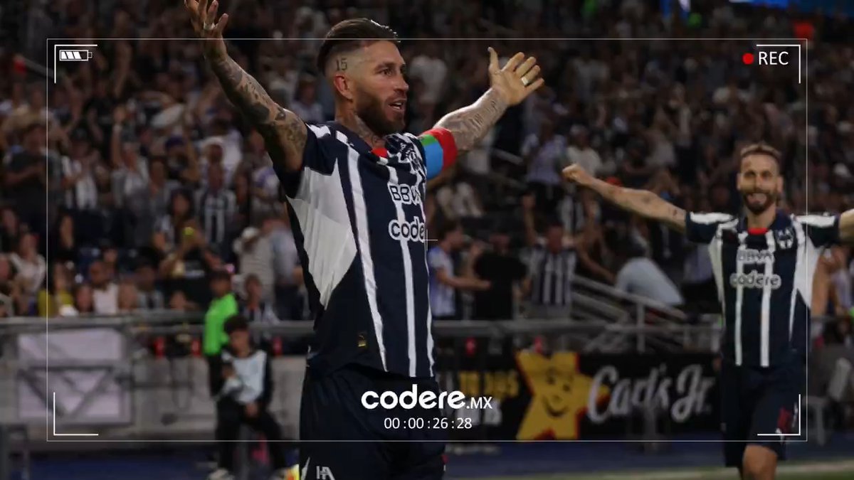 Emotivo festejo de Sergio Ramos tras su primer gol con el Monterrey.💙🤍🤩 #LenteRayado Codere.mx