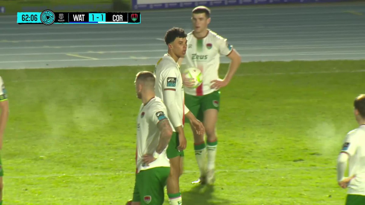 Freddie Anderson has picked up his second yellow and Cork City are now down to ten🔴