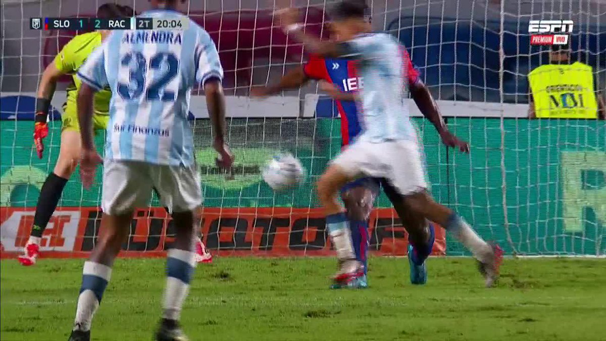 Mas allá de que los jugadores son pelotudos esto era un penalazo