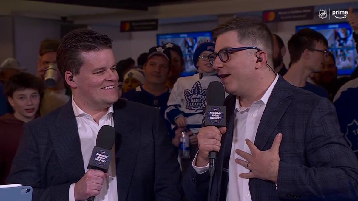 Intermission Report desk of our dreams. Crushing it, sdpn. 👊