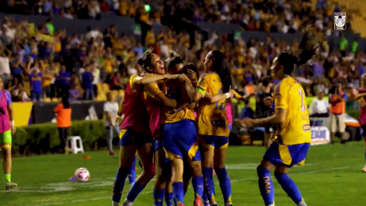 Así rugió la cancha del Volcán con el golazo de la Maga. Bitso
