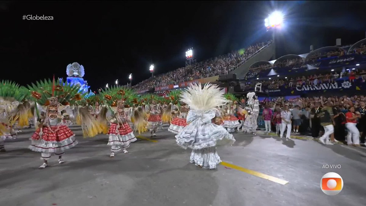 O que foi a Cacau Protasio de Yawo no desfile do Salgueiro? Fantasticamente deslumbrante