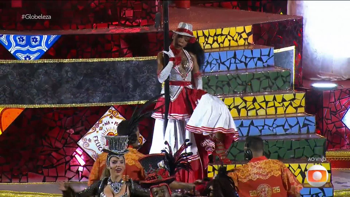 Thelminha maravilhosa de Malandra da Lapa no Salgueiro. #Globeleza
