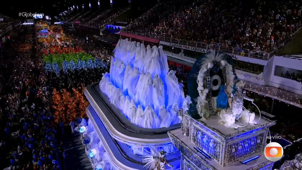 Isso aqui tá um espetáculo, Paulo Barros. Vila Isabel tá linda de ver. #Globeleza