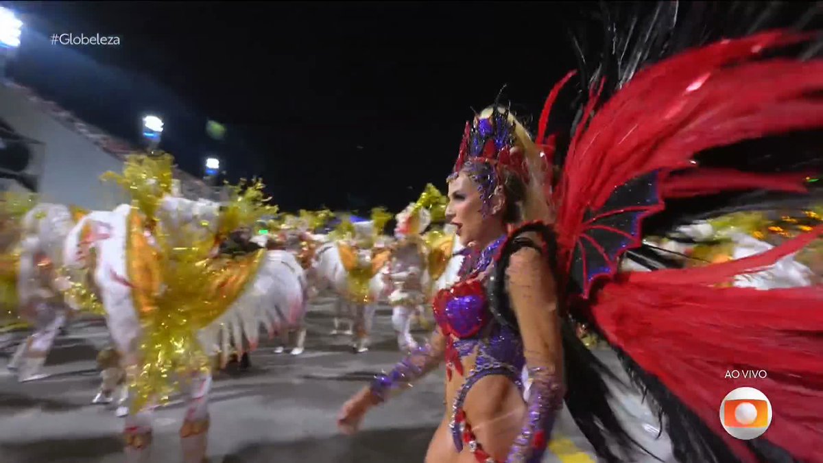 Gabi Martins arrasando na avenida ✨ #Globeleza