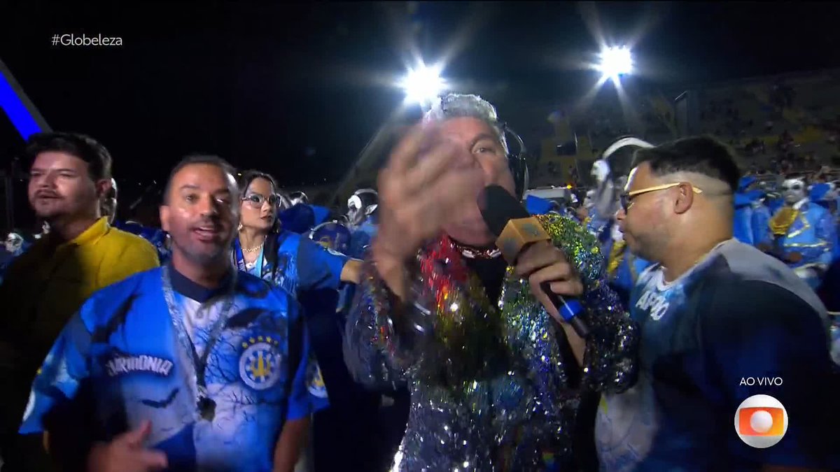 "O vampiro estava me agarrando!!!!! UII, VAMPIRO GOSTOSO!!!!!" Simplesmente Milton Cunha. #Globeleza